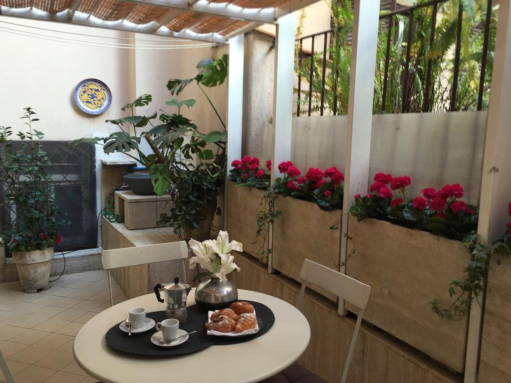 Campo Dei Fiori Modern Apartment With Terrace Рим Екстериор снимка