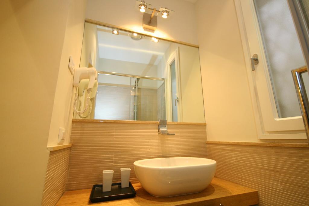 Campo Dei Fiori Modern Apartment With Terrace Рим Екстериор снимка